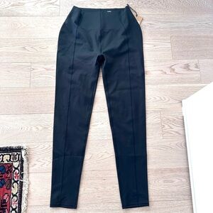 The North Face x Skims Refina legging